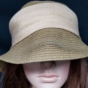 CALLANAN MILLINERY Beige NWT Cloche Bow Hat